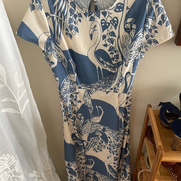 PRICE DROP! Beautiful flamingo cut-out silk blend retro dress. Size M - Picture 1 of 3